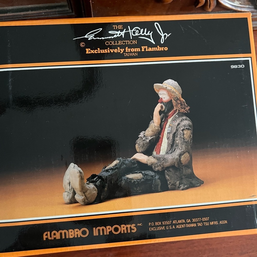 Emmett Kelly SCULPTURE "BEDTIME" CLOWN, Original Box NEW